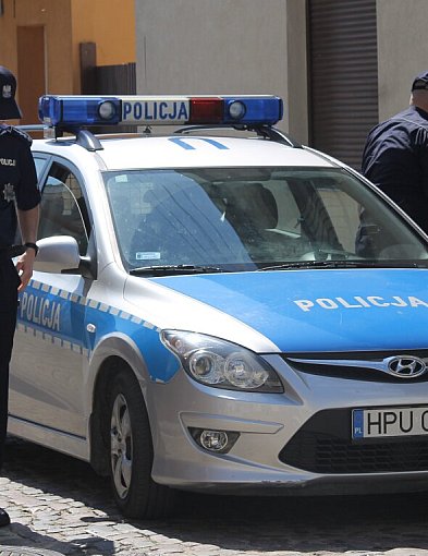 Chcieli zniknąć po kradzieży. Opis Fiata trafił do patroli. Tak wpadli...