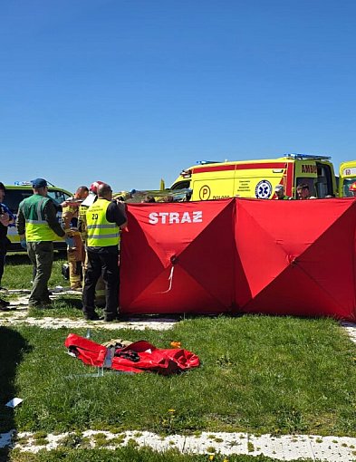 Dramat na lotnisku w Lesznie. Skoczek zmarł po uderzeniu w ziemię
