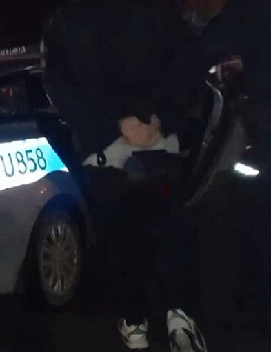 Brutalny atak przed lokalem. Wszystko na oczach dziewczyny i znajomych