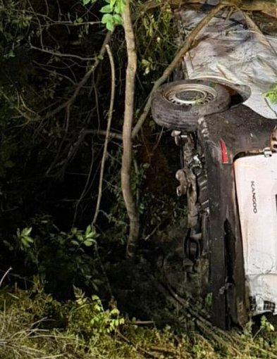 Tragiczny wypadek na DW432. Nie żyje pasażerka Renault Kangoo