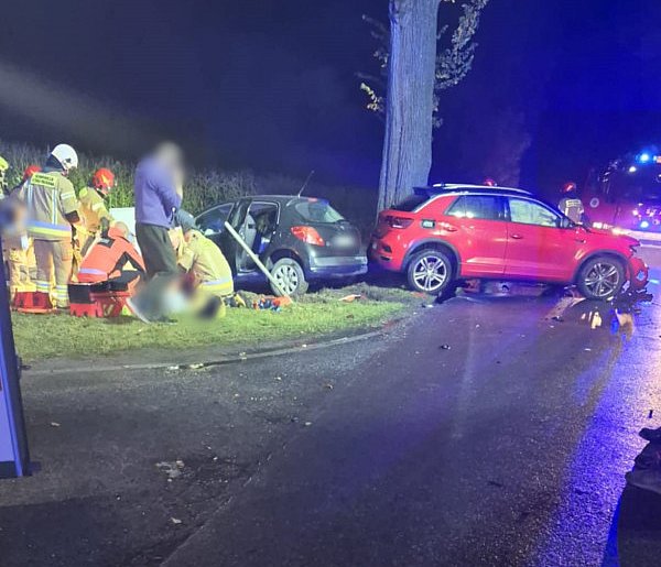 Wypadek po zmroku. Cztery osoby ranne. Wiadomo, że kobieta popełniła błąd-83529