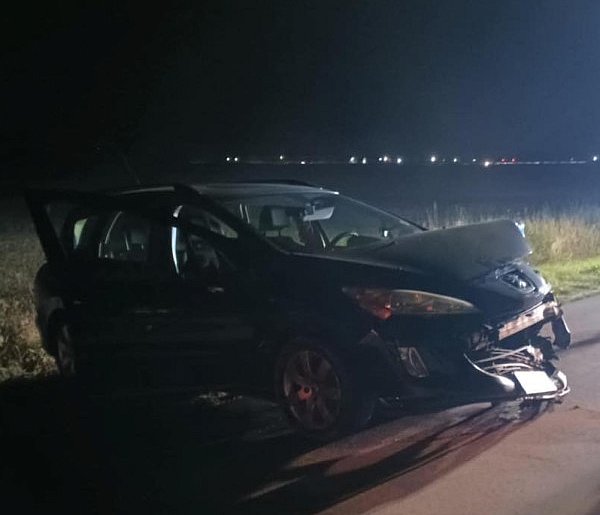 Wystarczyła chwila nieuwagi... Dwa rozbite auta i jedna osoba z obrażeniami-84650