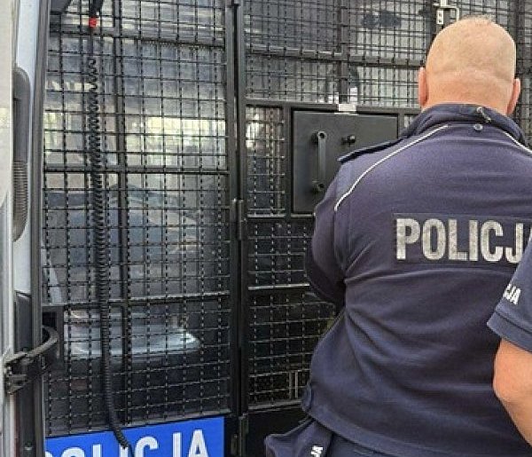 Jej koszmar powrócił nagle, wchodząc do domu przez okno. Piekło znów się zaczęło-84848