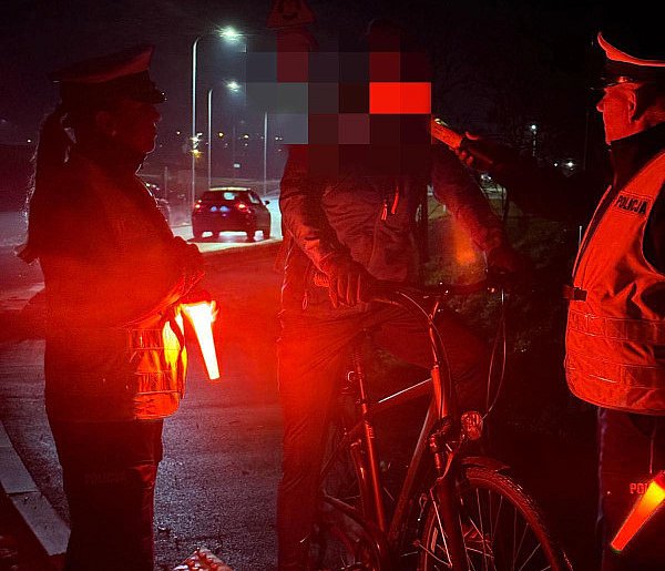 To nie był tylko pijany rowerzysta. Policja szybko odkryła jego inny sekret...-84948