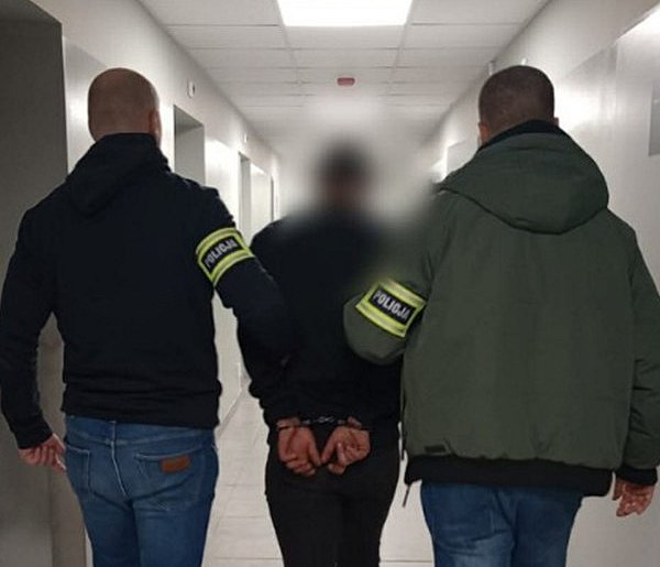 Nocna jazda po cienkiej linii. Policjanci sprowadzili go na ziemię i trafił...-85503