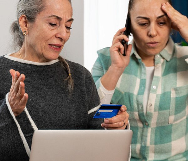 Połknęła przynętę, nic nie sprzedała, a tylko straciła... I to nie małą kasę-85542