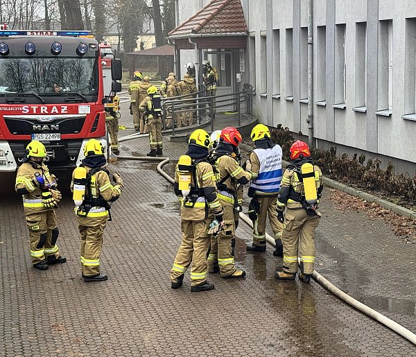 Gęsty dym, krzyk i panika w DPS-ie. Strażacy mieli tylko kilka minut na reakcję-85581