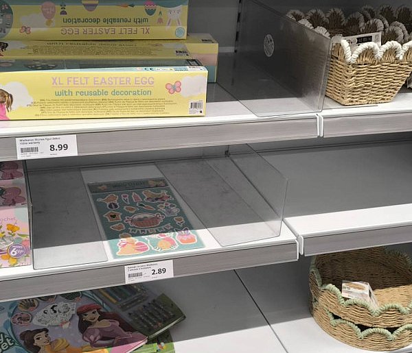 "Piszę dla zainteresowanych." I pokazał, co pojawiło się na półkach w Gostyniu-86332