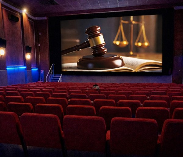 Spektakularny finał "mlecznej afery" Rozprawa odbędzie się w kinie. Znamy...-86944