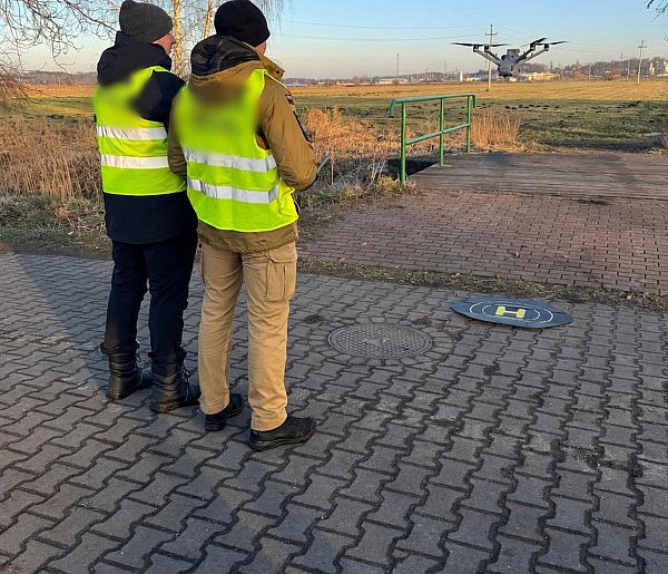 Z góry widać więcej... Mają być jak dodatkowa para oczu podczas akcji