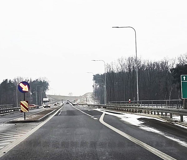Kierowcy zgłaszają chaos na obwodnicy. Czyżby zapomnieli zmienić znaki?