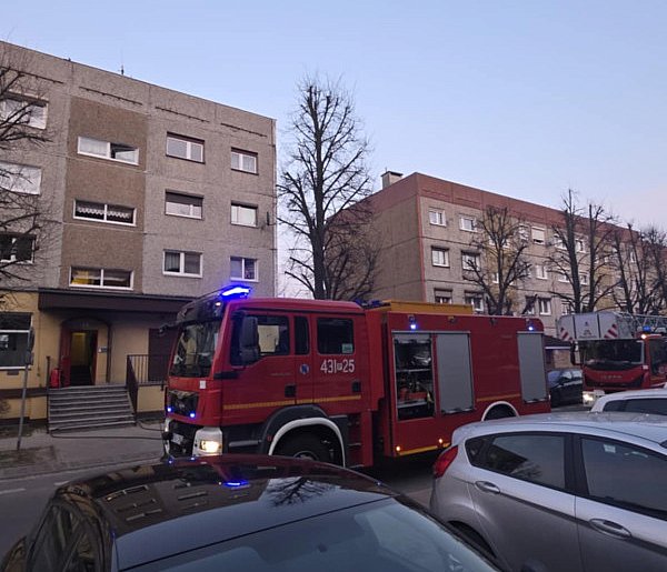 Pożar mieszkania na Górnej w Gostyniu. Strażaków wezwali sąsiedzi. Straty są...