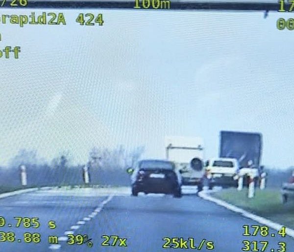 To nie mogło skończyć się dobrze. Finał tej jazdy był dla niego bardzo bolesny