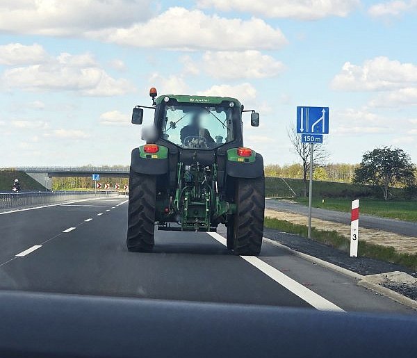 Nietypowy widok na nowej obwodnicy. Czytelnik przecierał oczy ze zdziwienia