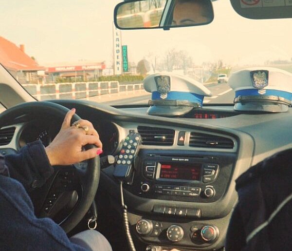 Dopiero co dorosły, a już przesadził... Ma trzy miesiące, żeby to przemyśleć