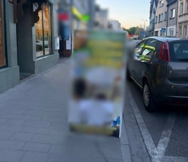 Miasto to nie tablica korkowa. 38-latek przekonał się o tym na własnej kieszeni