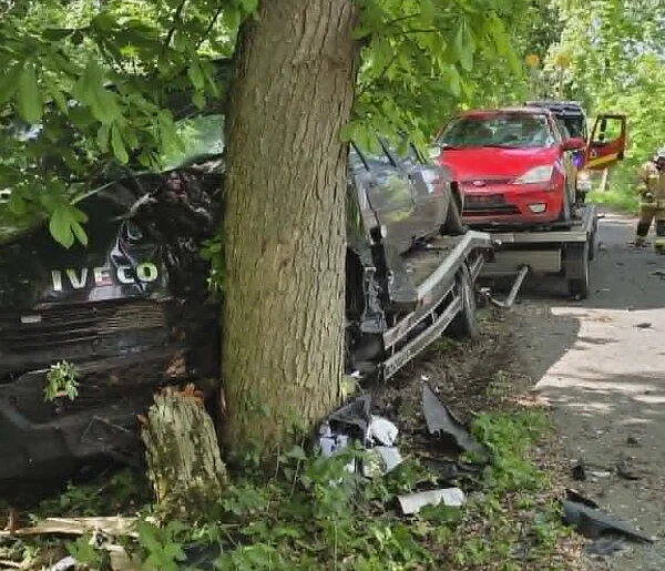 Wszystko działo się w ułamku sekundy! 18-latek stracił panowanie na łuku drogi