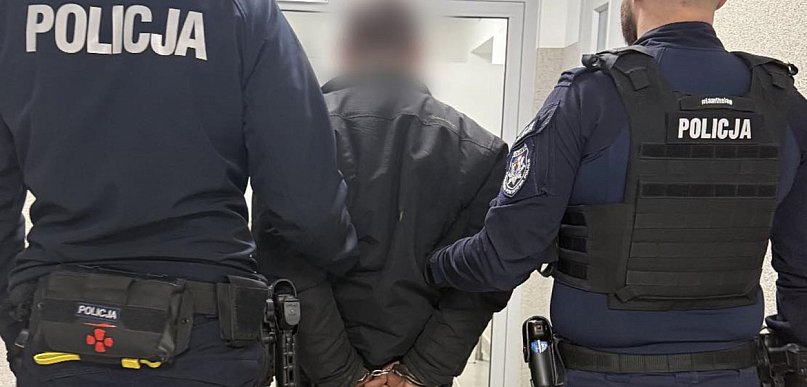 Myślał, że przejdzie niezauważony? Zwykły spacer zakończył się więzieniem