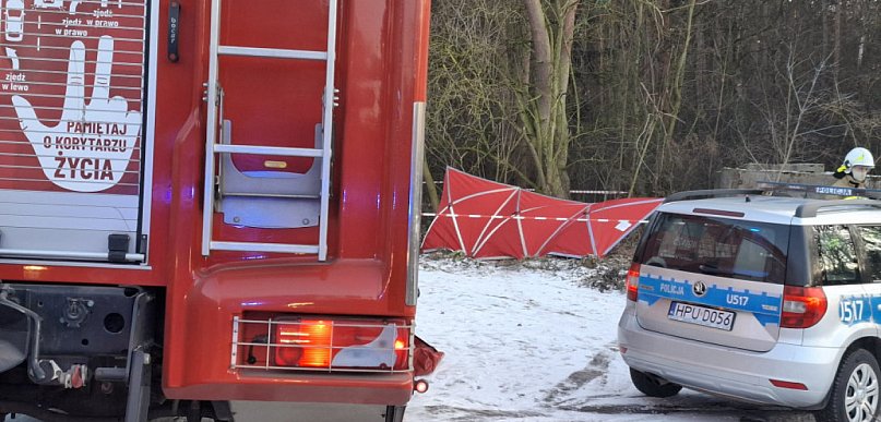 Nie żyje 75-letni mężczyzna. Jego ciało znaleziono w rowie z wodą