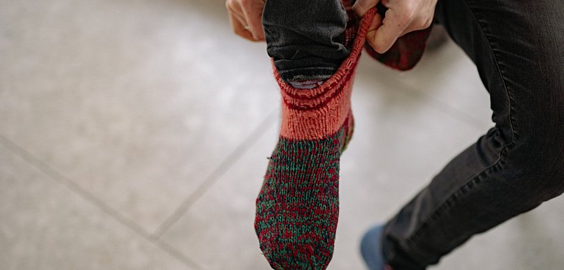 To nie było normalne. Biegał w samych skarpetkach! Nie słuchał, nie chciał...