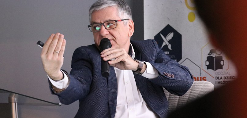 Roman Czejarek w Gostyniu. Na sali brakowało miejsc. Bo ta historia wciąż...