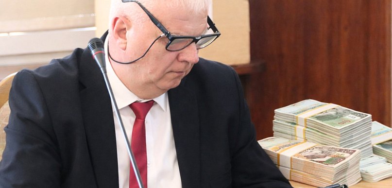 Szczegół wart 200 tys! Radny składa wniosek... Uważa, że parafia nie da rady