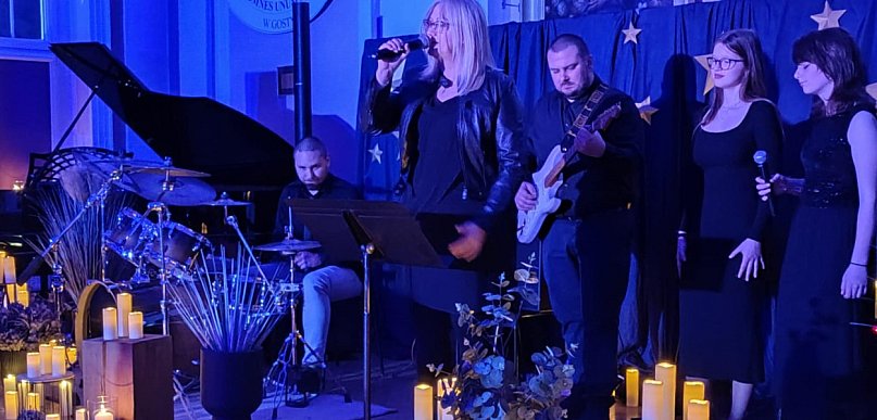 Gostyńskie liceum w blasku świateł! Poprzeczka została ustawiona wysoko