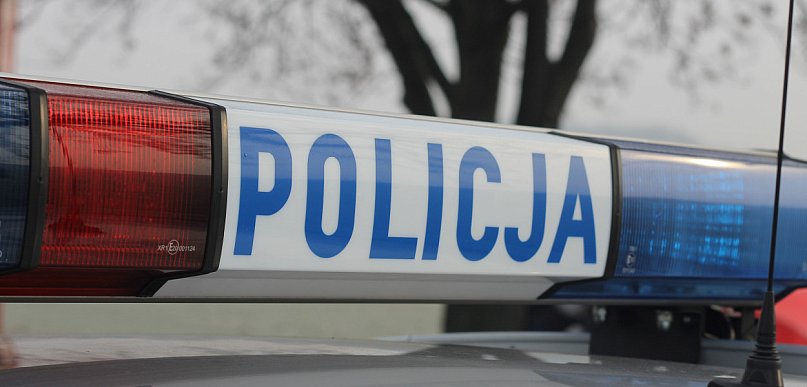 Zrobił to na środku skrzyżowania, w centrum Gostynia. Na oczach policjantów