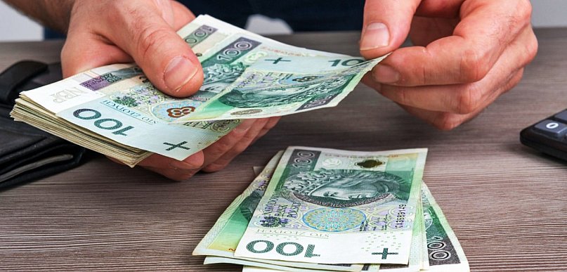 800 Plus do likwidacji? Padła propozycja, która może rozpalić do czerwoności