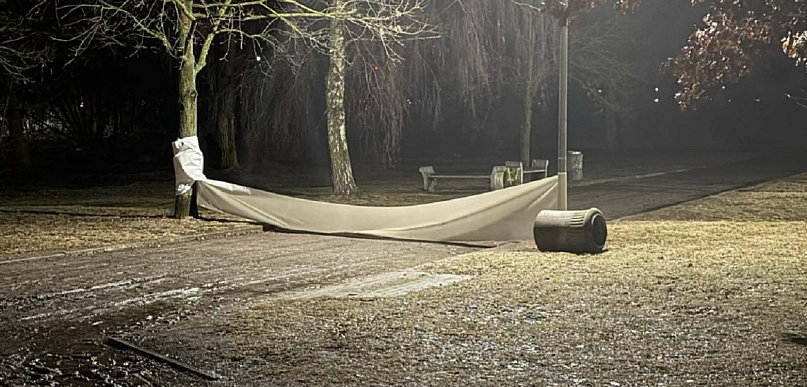 Nastolatkowie demolowali nocą park! Kamery to widziały, ale nie nagrały?