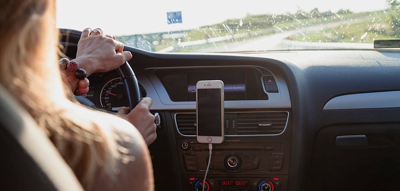 Monitoring GPS – jak zwiększyć bezpieczeństwo i efektywność floty samochodowej?