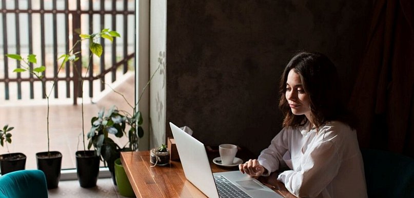 Praca zdalna w małym mieście: korzyści i wyzwania dla mieszkańców