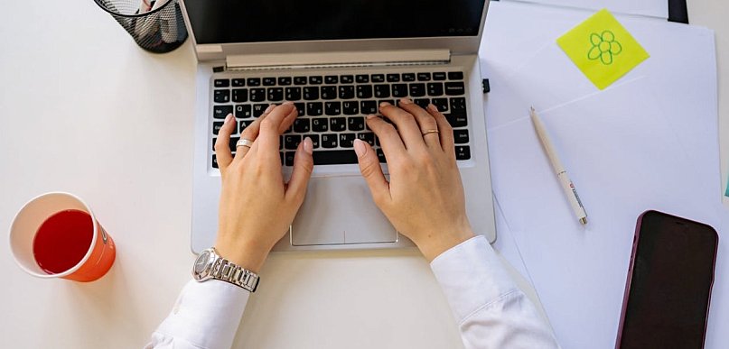 Praca zdalna dla firm z Poznania. Jak zarabiać więcej bez konieczności wyprowadzki