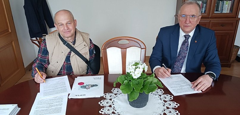 Umowy podpisane! Dwie decyzje, dwa miejsca i kolejny ruch w stronę zmiany...