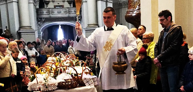 Święconka to coś więcej niż tradycja. Ten moment wciąż gromadzi tłumy ...