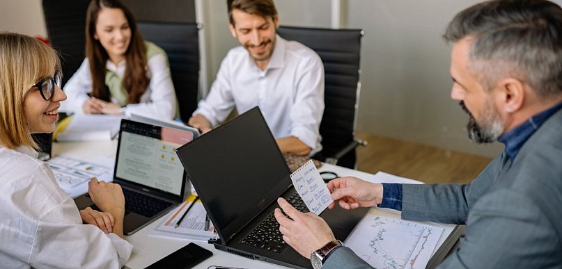 Ilu urzędników przypada na jednego mieszkańca? Mamy dane ze wszystkich samorządów