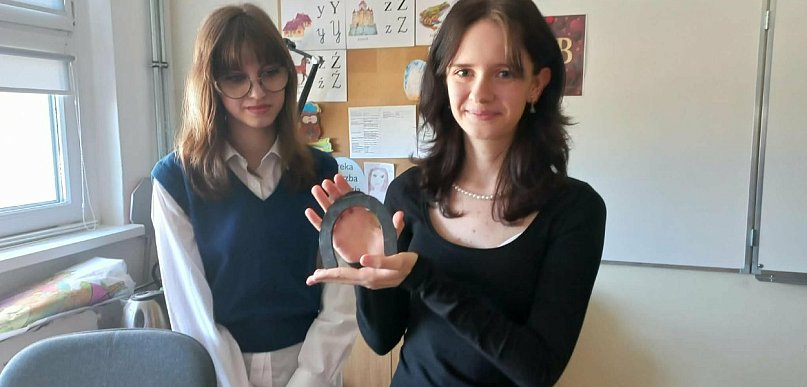 Dwie uczennice liceum, chcą ocalić to, czego już prawie nie ma. Czy się uda?