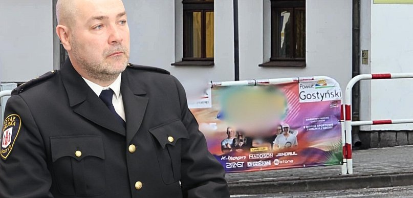 Potańcówka z mandatem! W tle logo Powiatu. Teraz już wiedzą, że nie można...