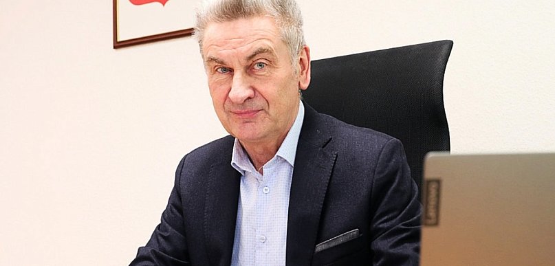 Zostawił człowieka w rowie i odjechał. Prokuratura odsłania kulisy wypadku