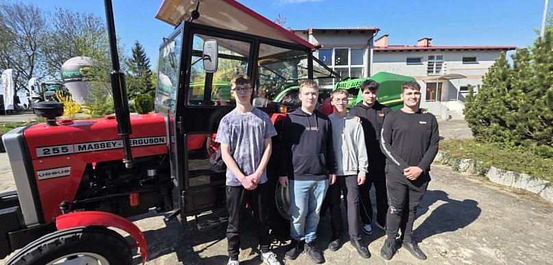 Młodzi ludzie zobaczyli coś więcej niż szkołę. Grabonóg pokazał swój klimat