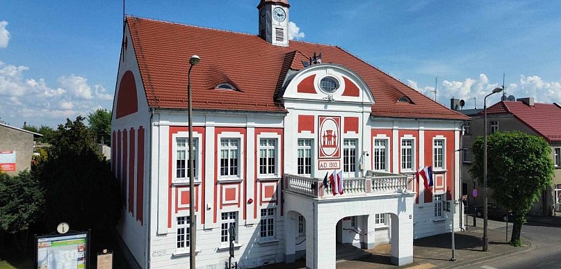 Decyzję podjął burmistrz, więc żadnego konkursu nie będzie. Mogą spać spokojnie