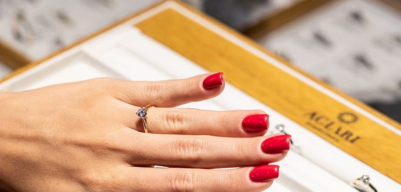 Pierścionki i obrączki tworzone na wyjątkowe momenty