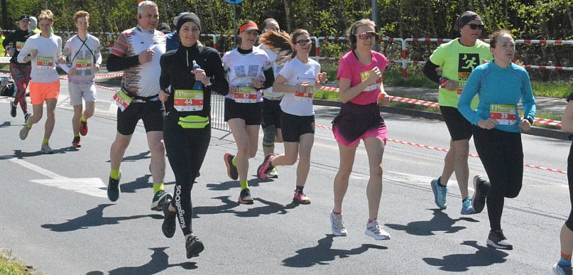 Biegli, maszerowali i walczyli z wiatrem. Była też nowość...dla początkujących