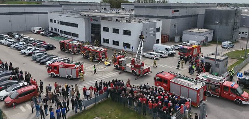 Pożar w biurowcu firmy i pracownicy bez wyjścia. To był test dla strażaków
