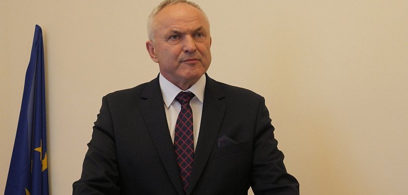 Decyzja zapadła! Sprawdziliśmy, na jakie wynagrodzenie mogą liczyć nowi dyrektorzy
