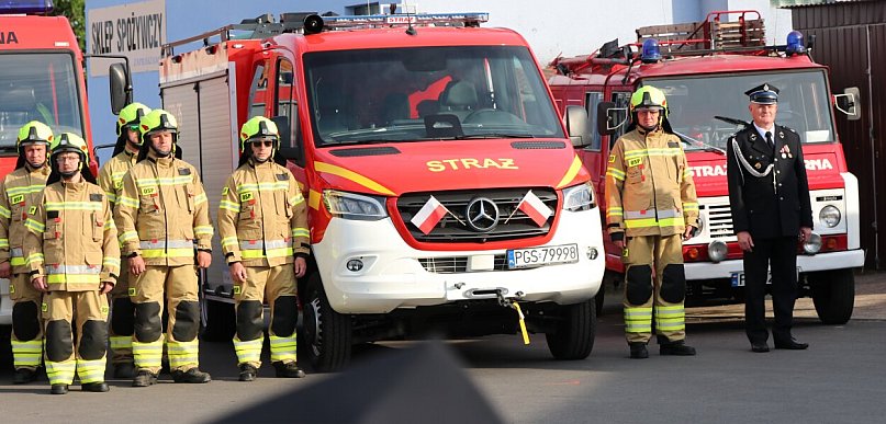 Czekali 40 lat. Było warto. Przesiedli się z Żuka do Mercedesa. To jest przepaść!