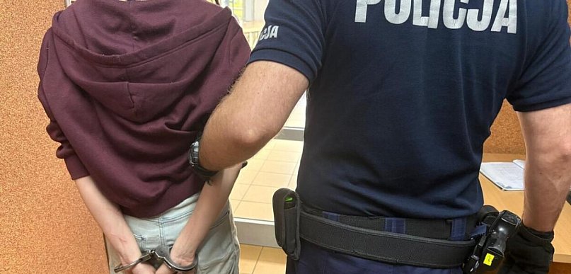 Tego nie przewidziała. Wzywając policję zapomniała, że sama jest ścigana...