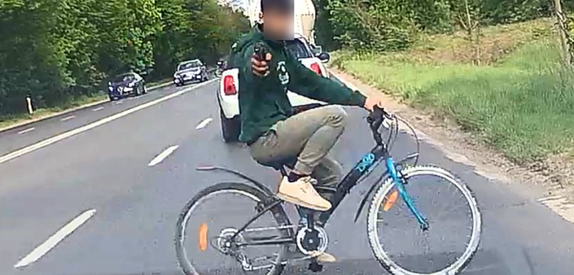 Najpierw wymuszenie, potem groźby karalne. Wszystko ułożyło się w całość