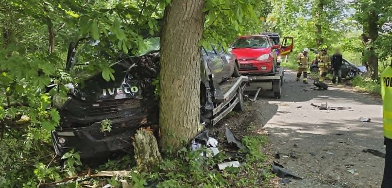 Wszystko działo się w ułamku sekundy! 18-latek stracił panowanie na łuku drogi