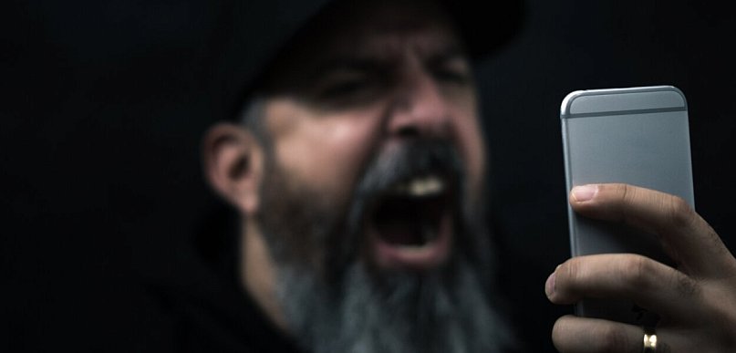 Zadzwonił do urzędu pracy, wyzwał pracownicę i zagroził, że spali budynek